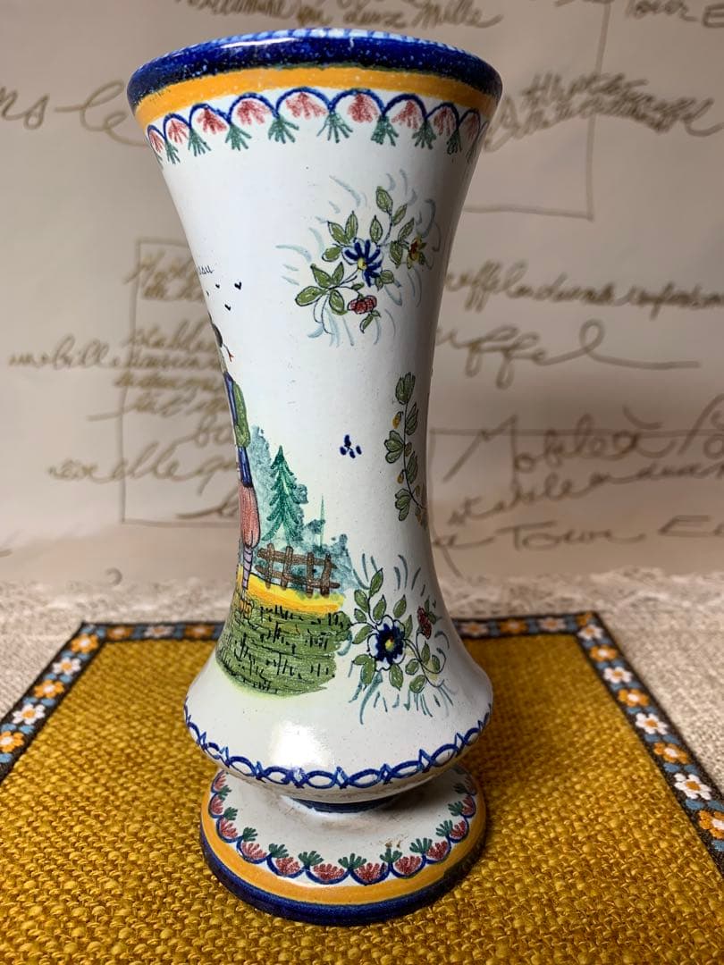 フランス製　アンティーク　上手に細かく描かれたコンカルノー街の絵が素敵な花瓶！