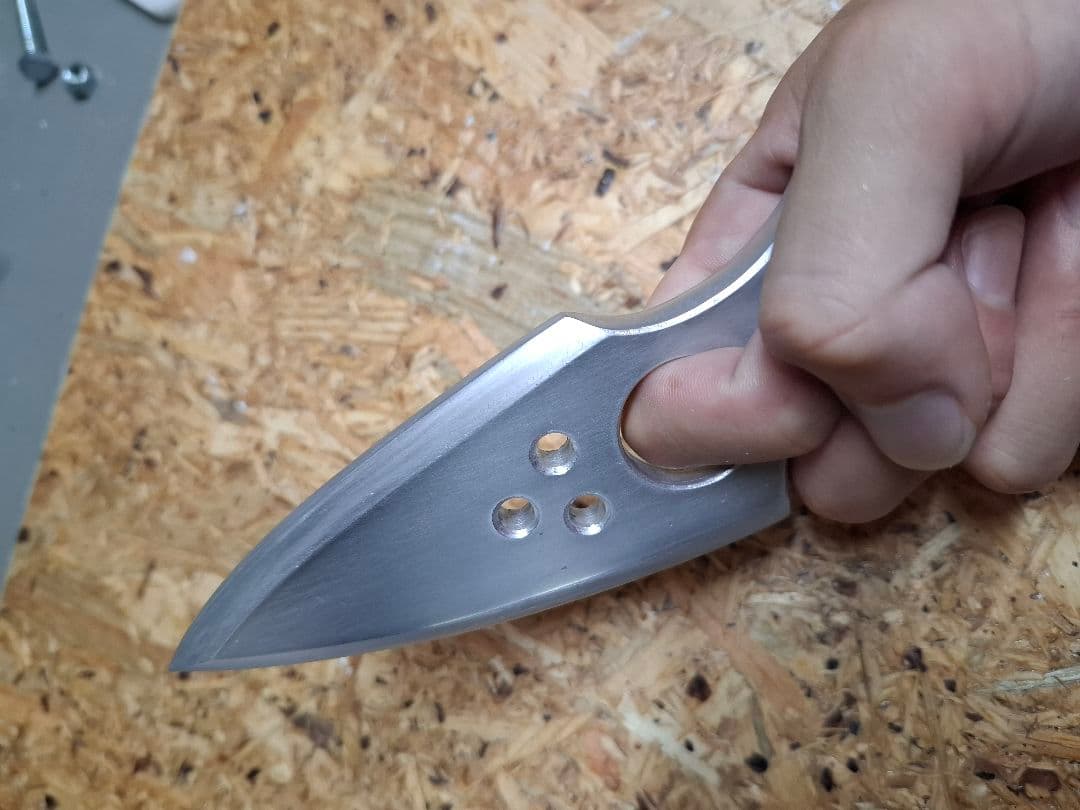 ダミー　クナイ