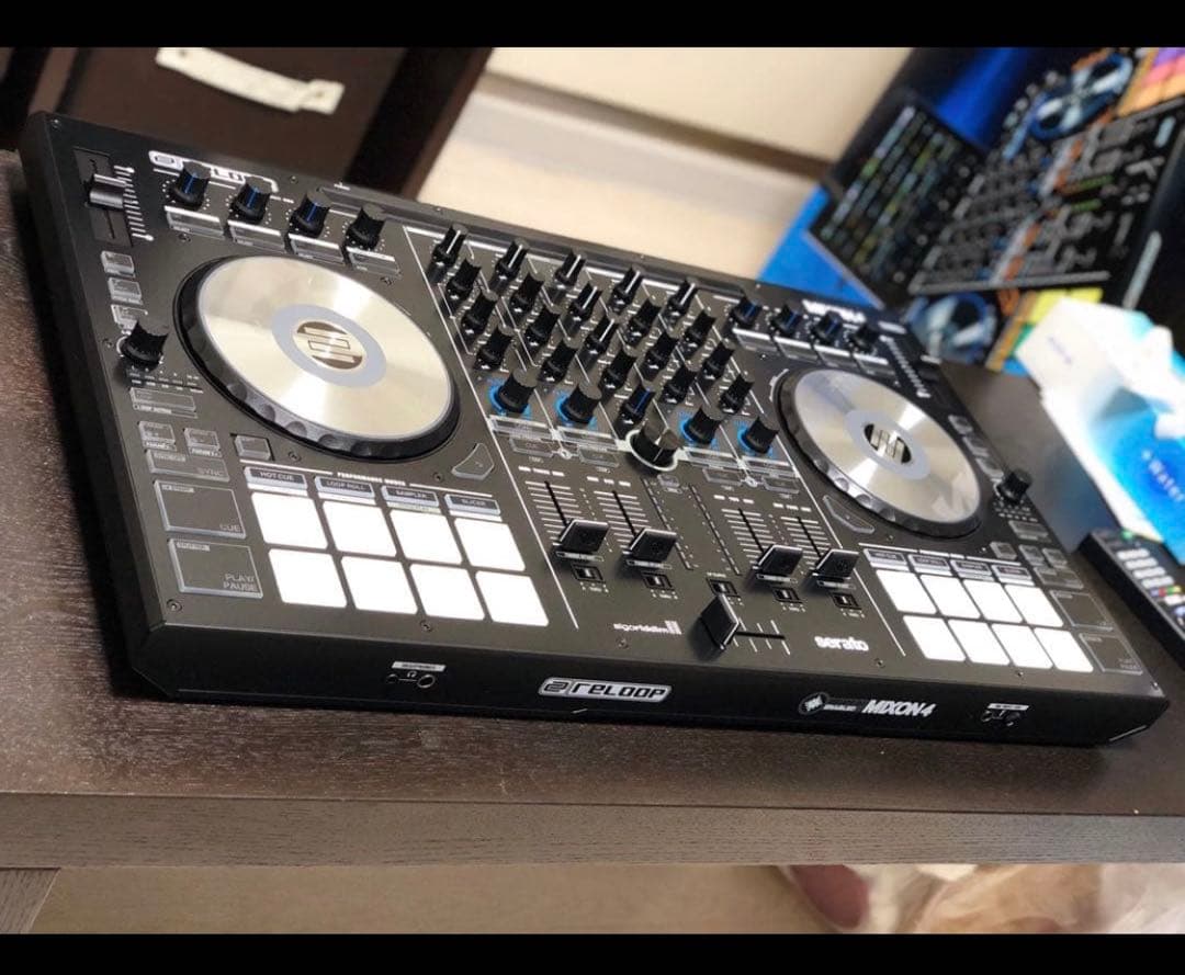 Reloop MIXON 4 DJコントローラー + キャリングケース付き
