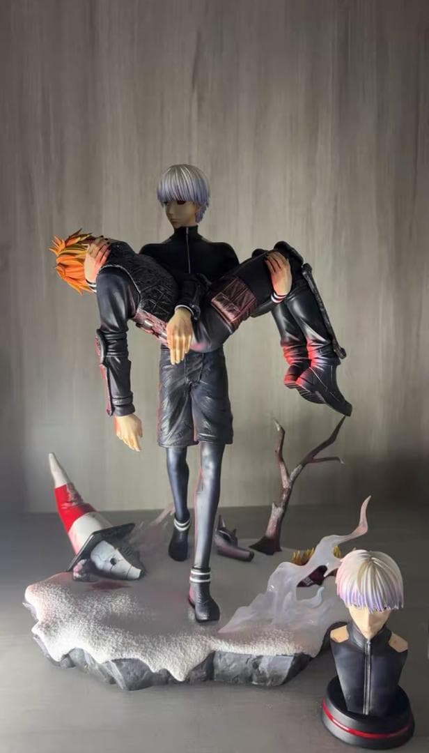 東京喰種 金木研が永近英良を抱く 1/6 樹脂 フィギュア