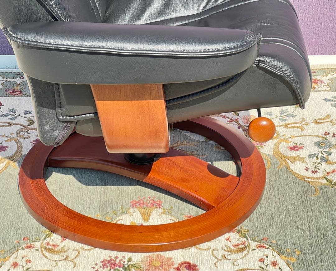 ストレスレスリクライニングチェア