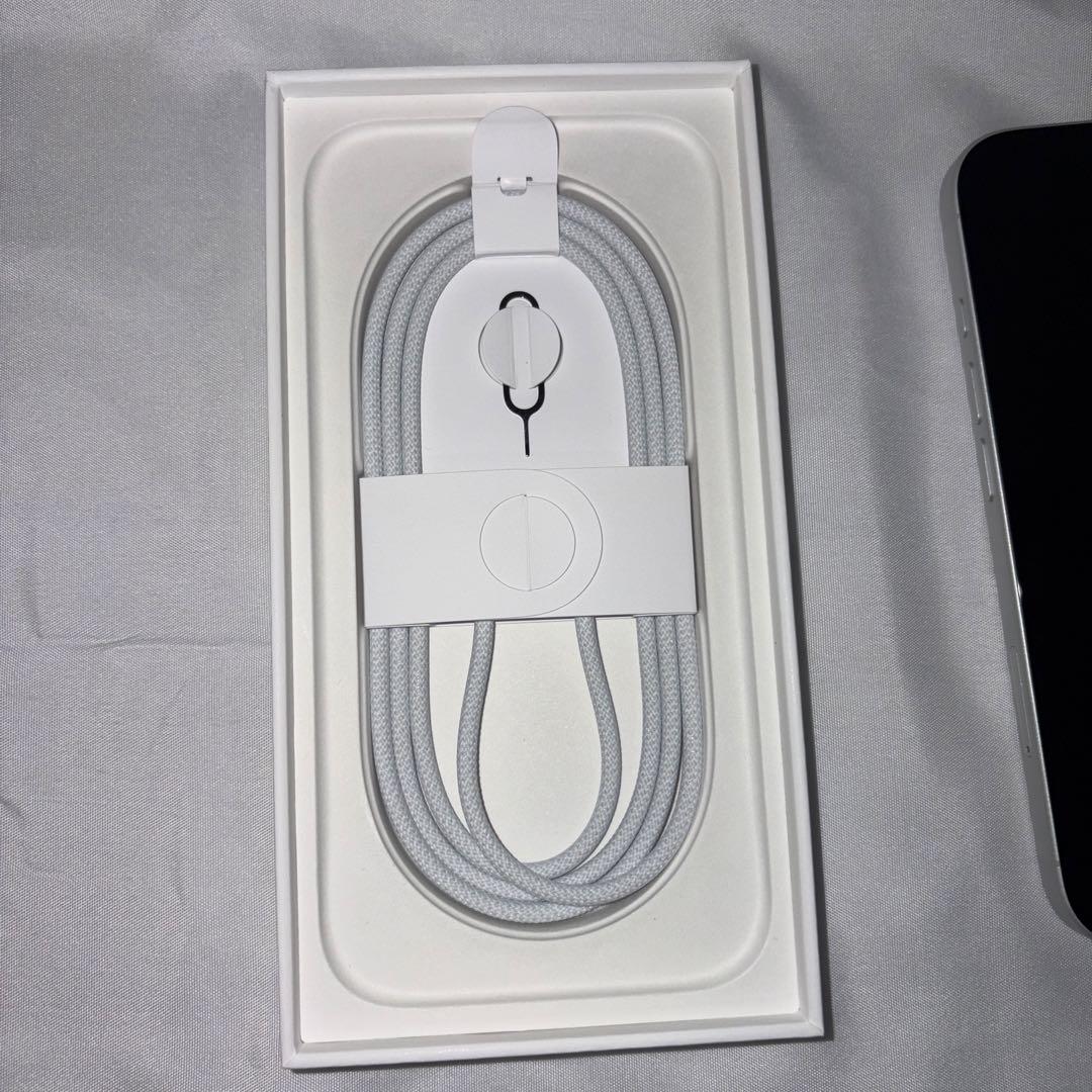 Apple iPhone 16 ホワイト SIMフリー　アイフォン