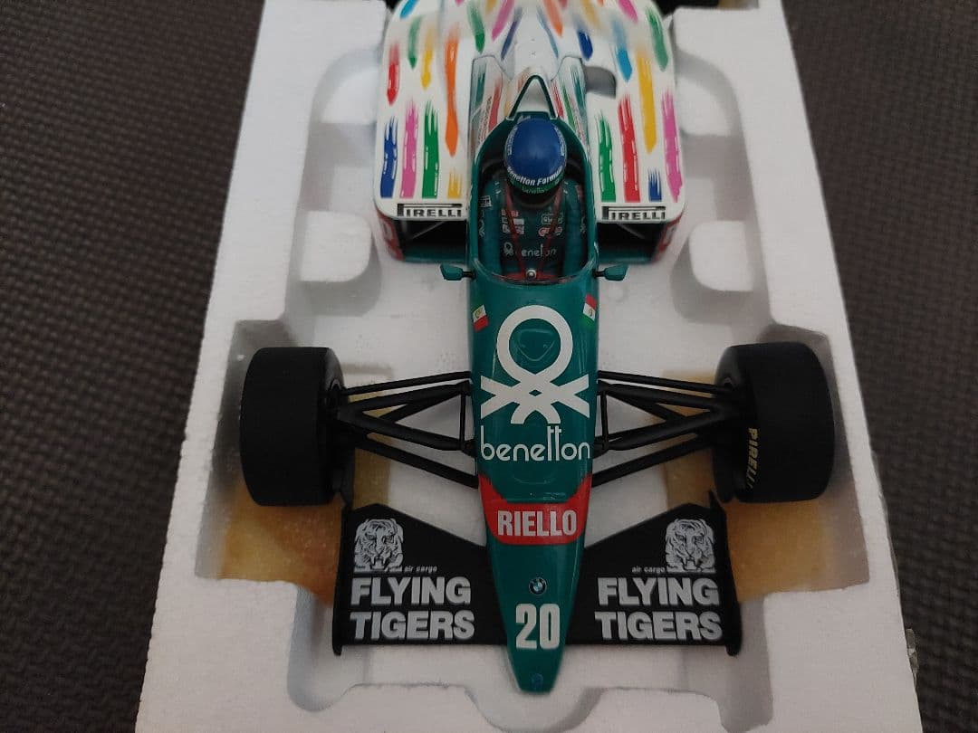 1/18 ミニチャンプス ベネトン BMW B186 1986 G.ベルガー