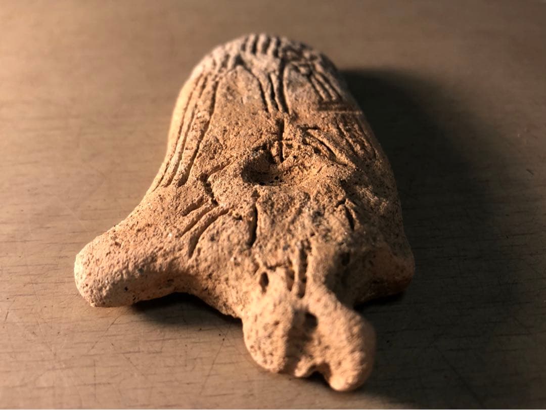 「板状土偶の破片」です。