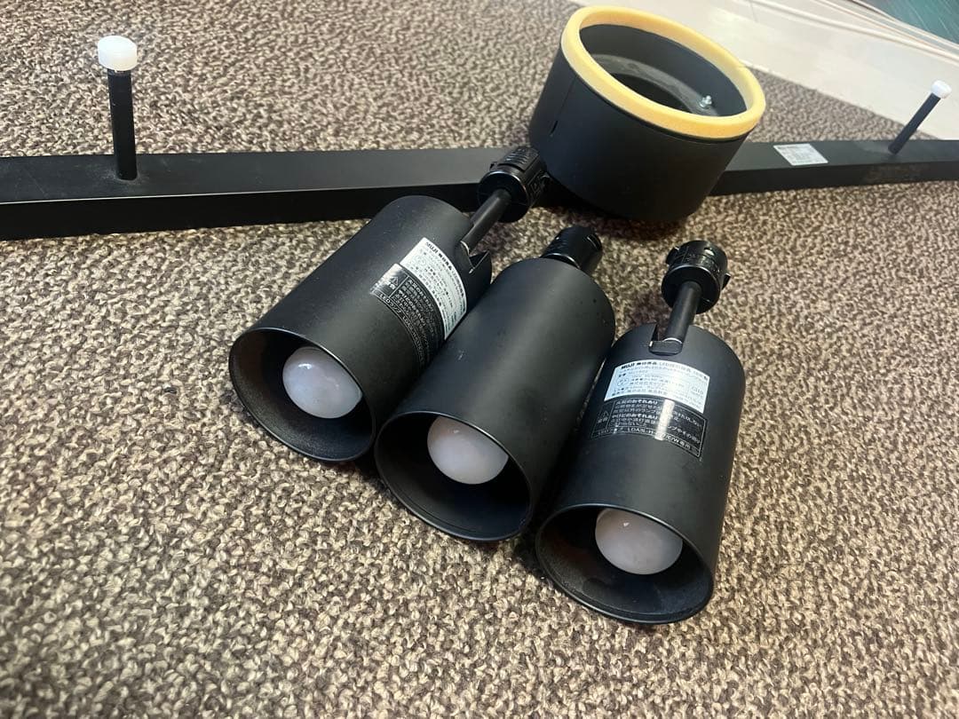 無印良品　システムライト本体（ブラック）＋LEDスポットライト大（ブラック）3台