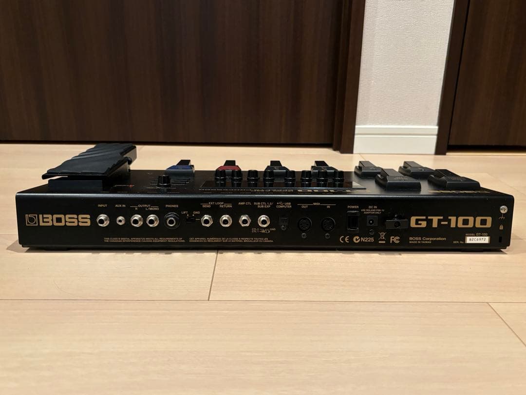 BOSS GT-100 ギターマルチエフェクター