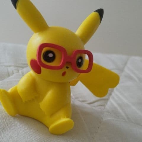 ピカチュウフィギュア