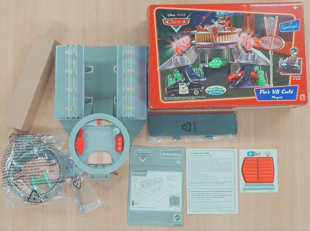 未使用 カーズ フローのV8カフェ トイザらス マテル社 ピクサー MATTEL