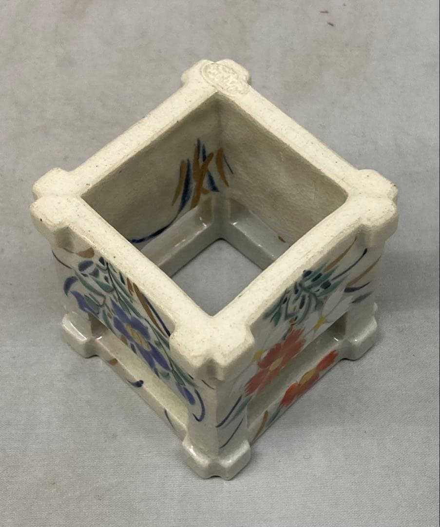 B534b「秋草図 井戸蓋置」宮川香雲作　竜谷　共布共箱