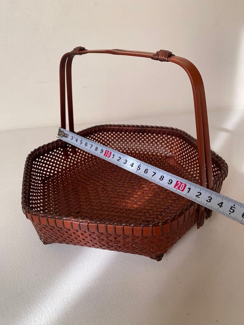 京都　祇園　西河　手付き竹籠