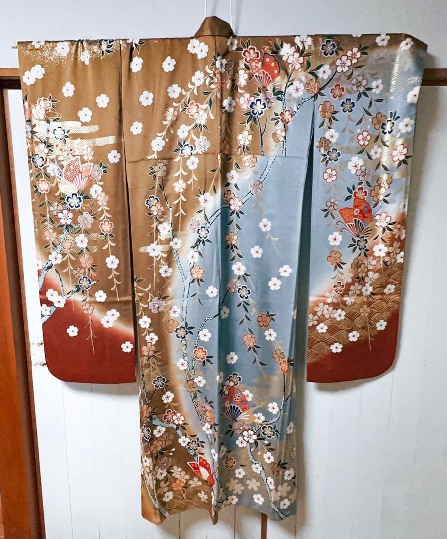 東京ますいわ屋 金彩入り 振袖 ゴールド 蝶 花