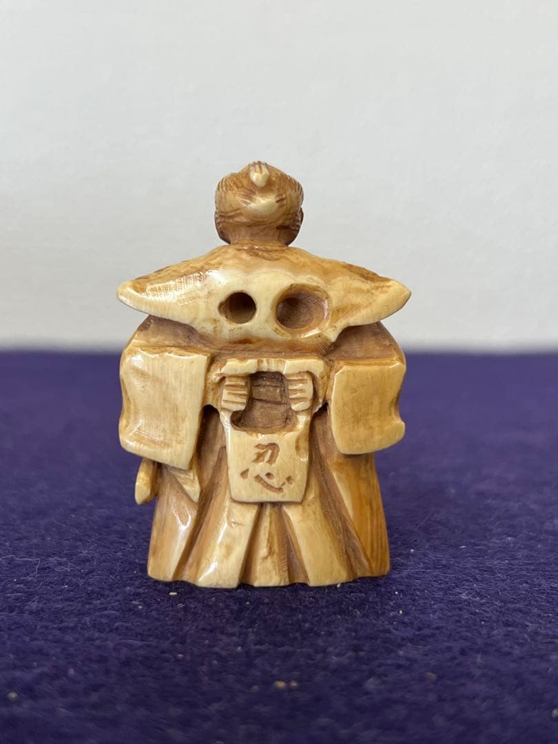 極上　根付 人物　武士　重さ:27g H8-14