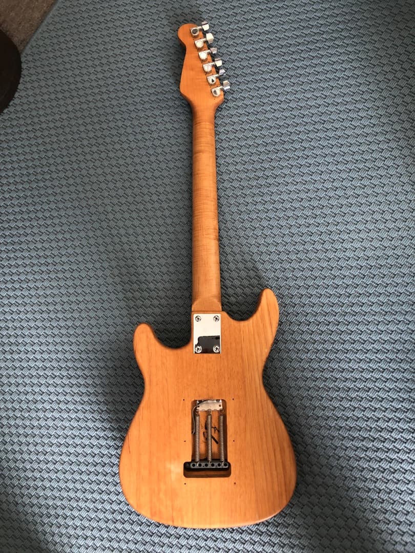 LOLLAR ローラー ゴールドフォイル　ショートスケール　トラ杢ネック