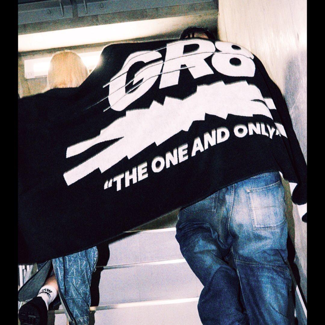 アイドル LESSERAFIM GR8 COLLABORATION BEACH TOWEL