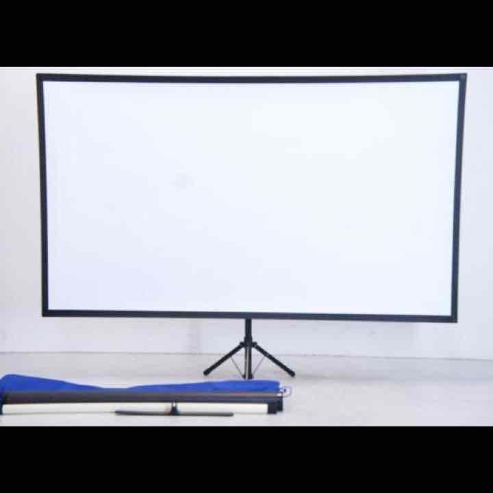 80インチ モバイルスクリーン