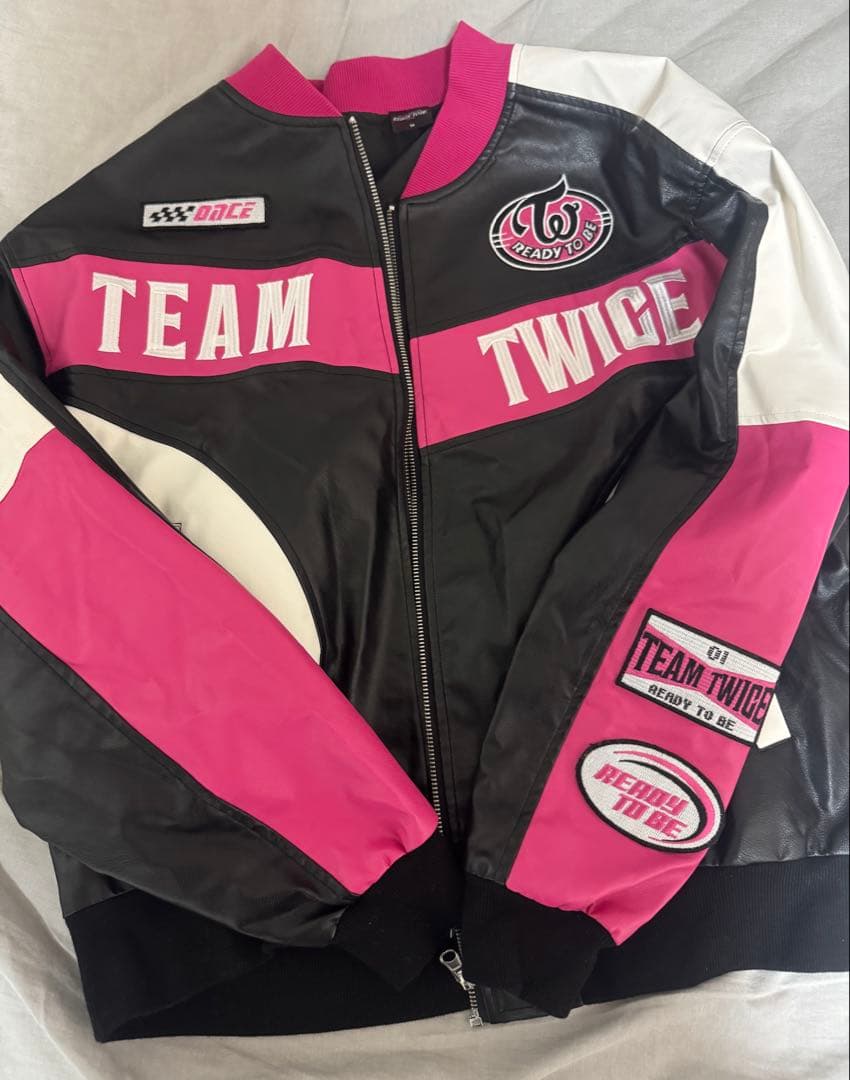 最終値下げ【TWICE】READY TO BE スタジャン/Mサイズ