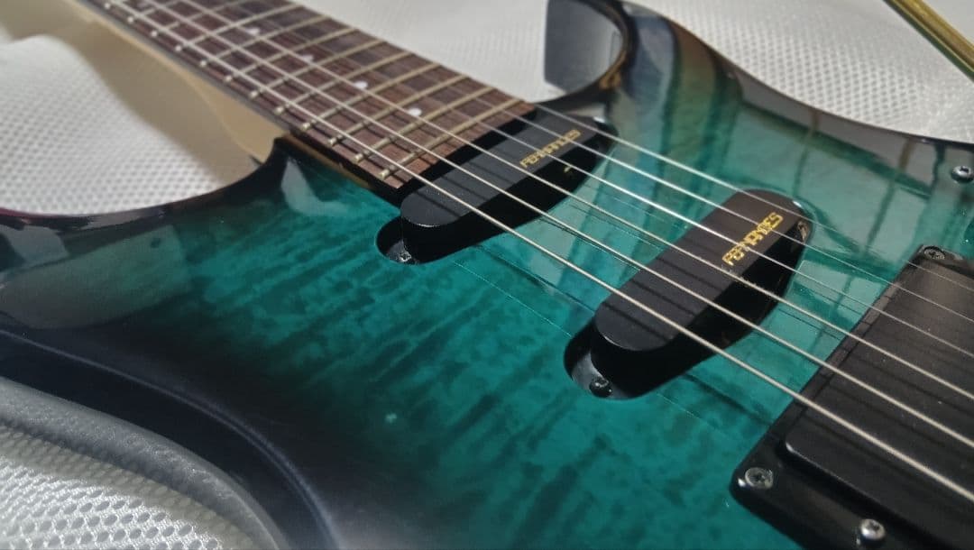 FERNANDES FGZ-550 ダブルロックトレモロ