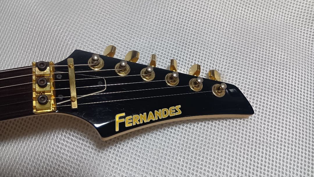 FERNANDES FGZ-550 ダブルロックトレモロ