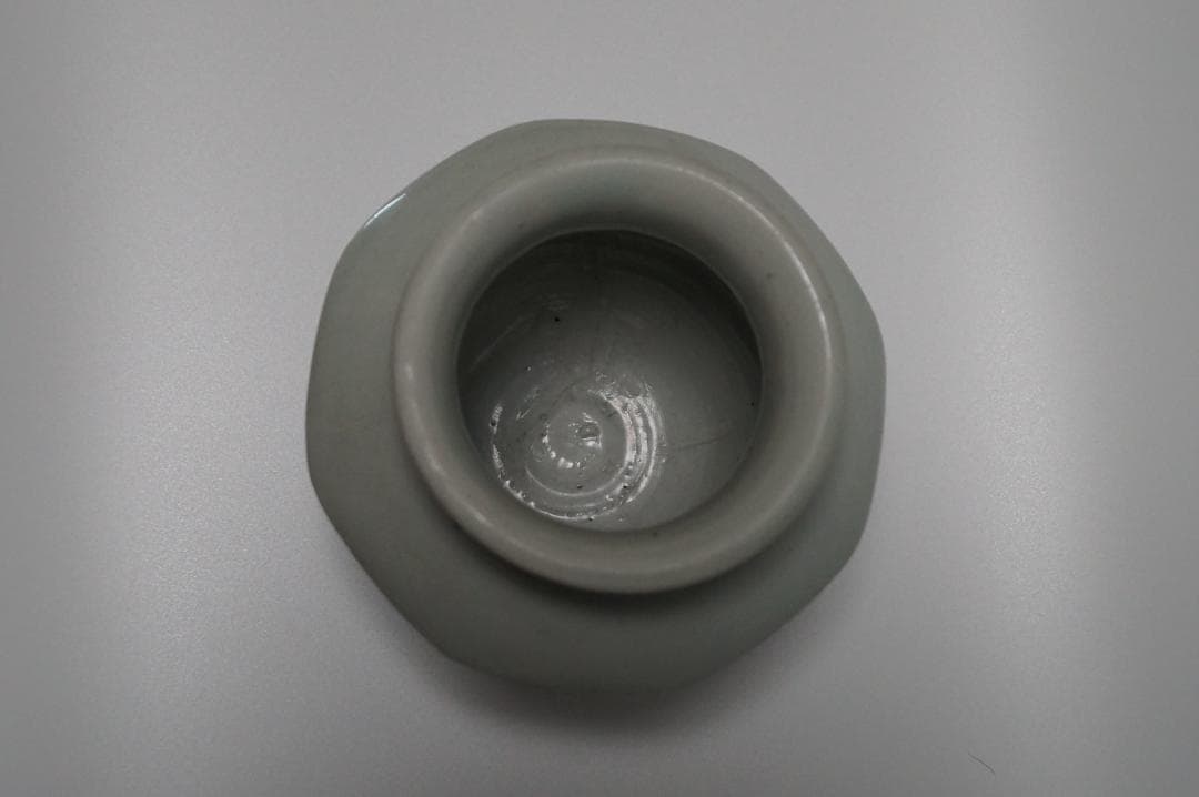 李朝 青白磁 ★ 面取り飾り壺 ★