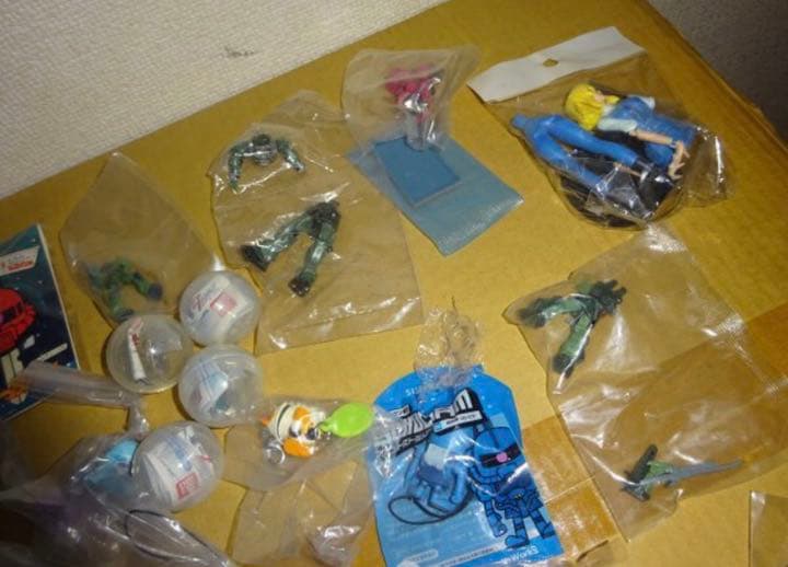 ガンダム　ウエハースカード　フィギュア　モノアイスタイル　DG(1008）