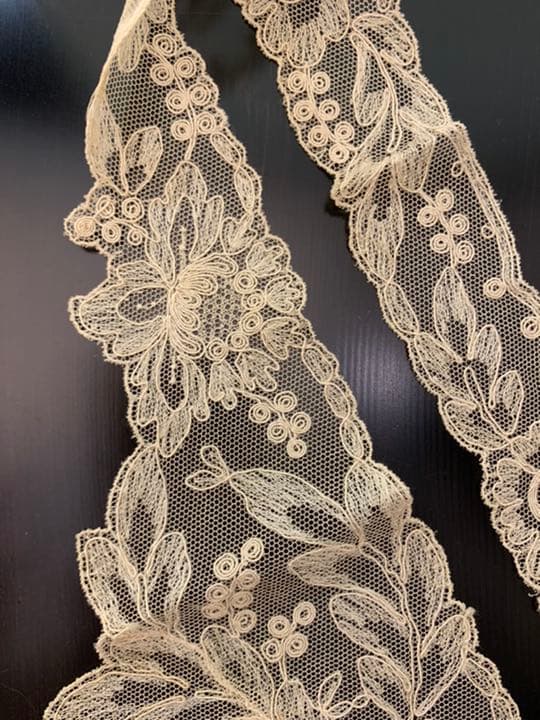 アンティークレース19世紀フランス製point de gaze fall cap