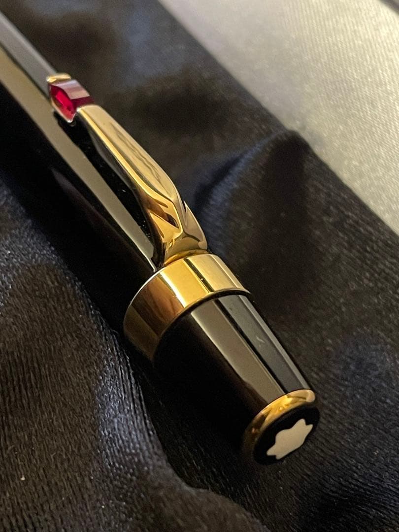 ◾️モンブラン ボエムルージュ◾️ツイスト式ボールペン◾️化粧箱付属◾️