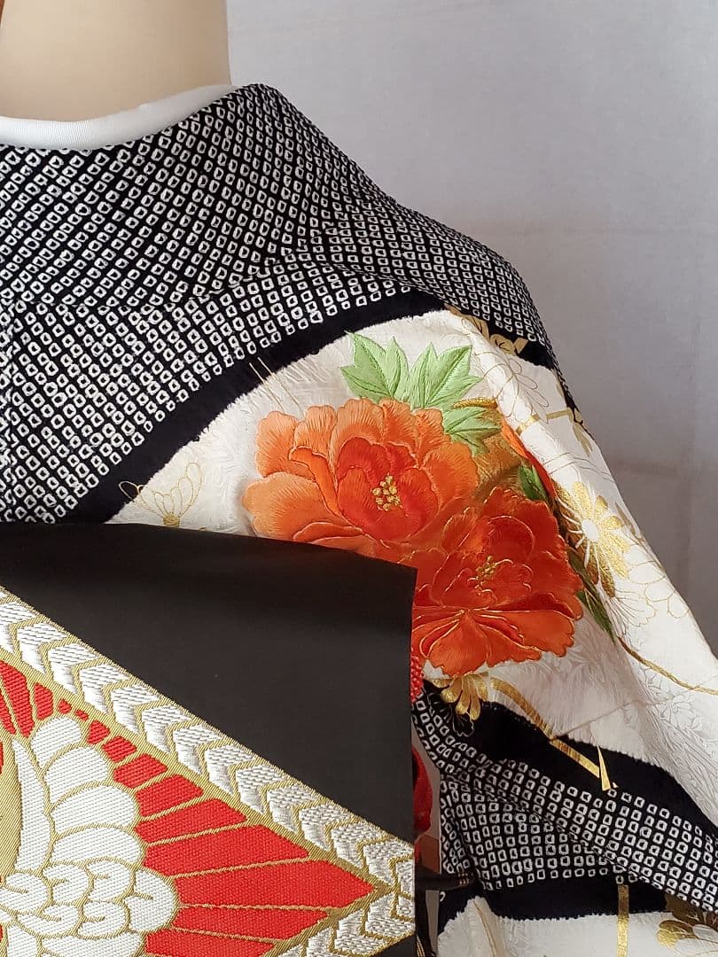 【レトロ調＊美品】振袖&襦袢セット　絞り　刺繍　黒　白　オレンジ　トールサイズ