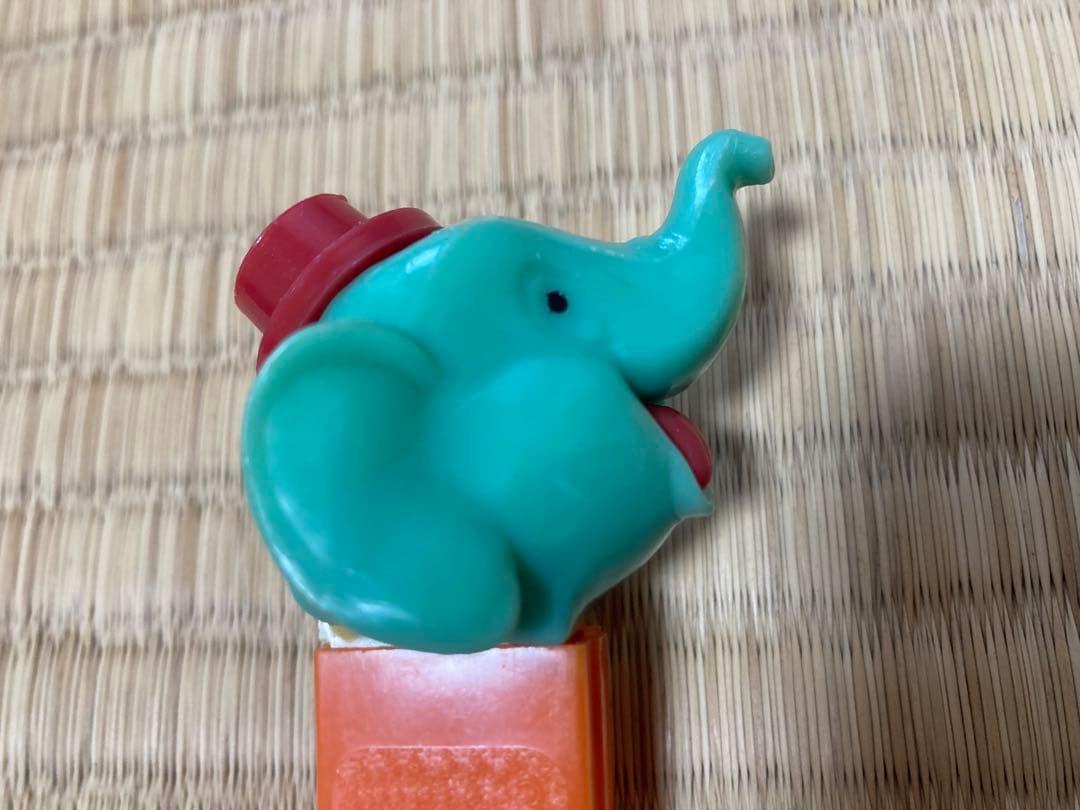 Pezヴィンテージ エレファント　象　ダンボ　 Dispenser ペッツ