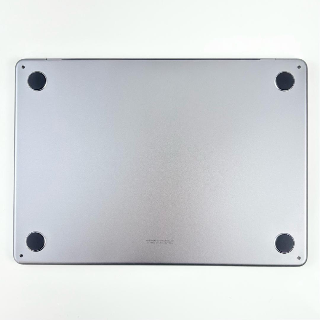 【極美品】MacBook Air M2 2022 13.6インチ A2681