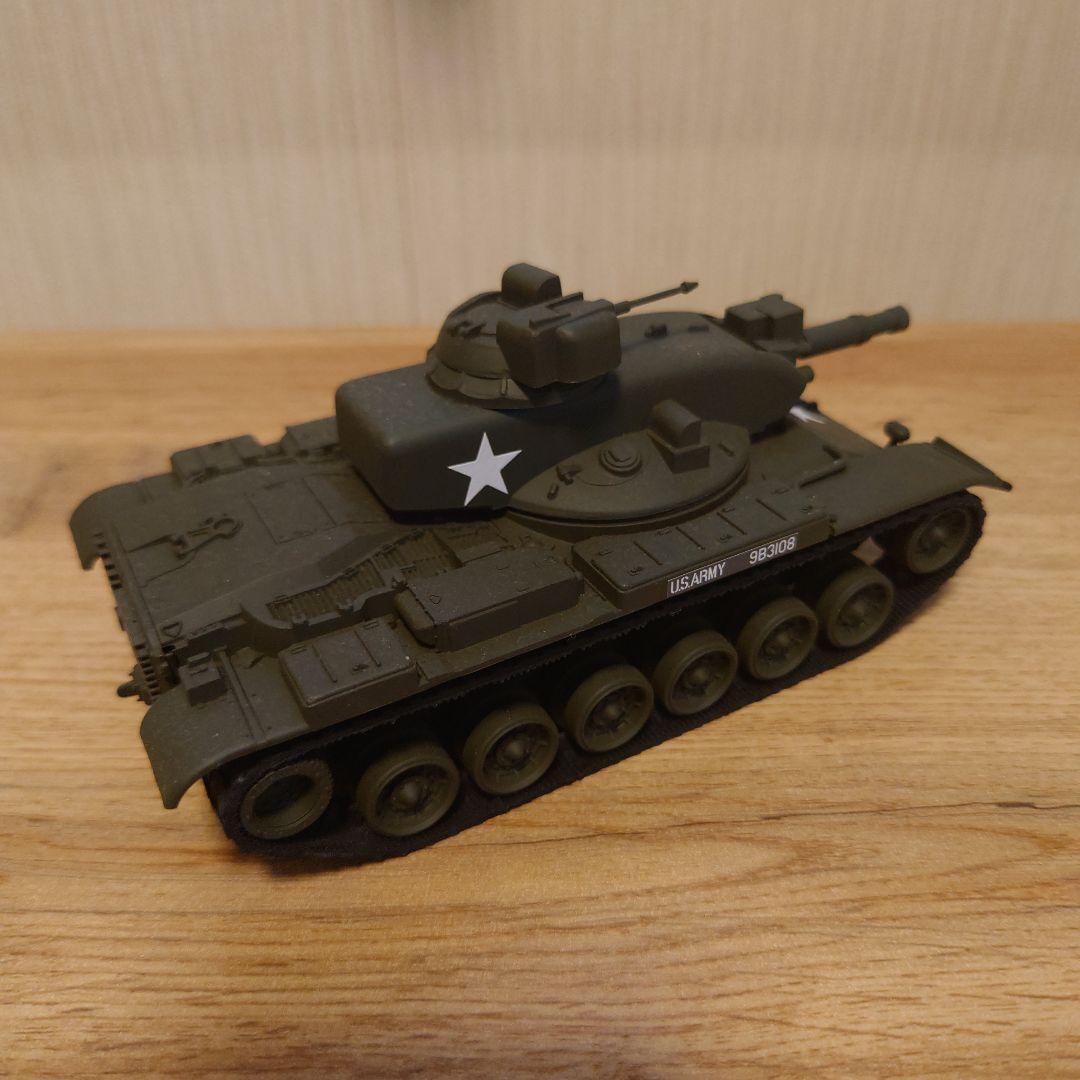 戦車と軍用トラックのミニチュアモデルセット おまけ付き