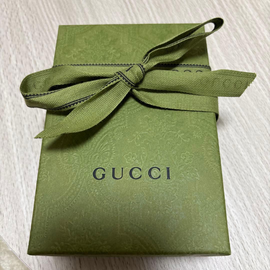 Gucci ベージュ 二つ折り財布