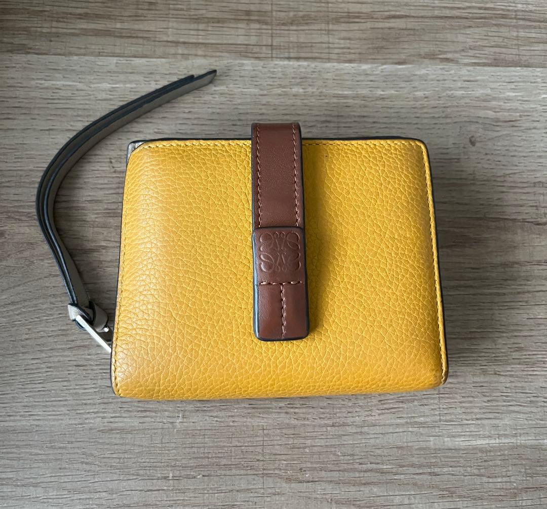 ロエベ三つ折り財布　ミニウォレット