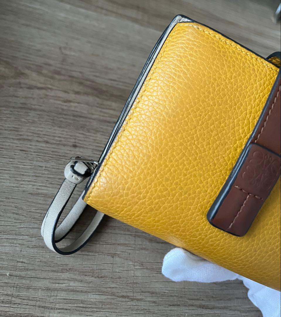 ロエベ三つ折り財布　ミニウォレット