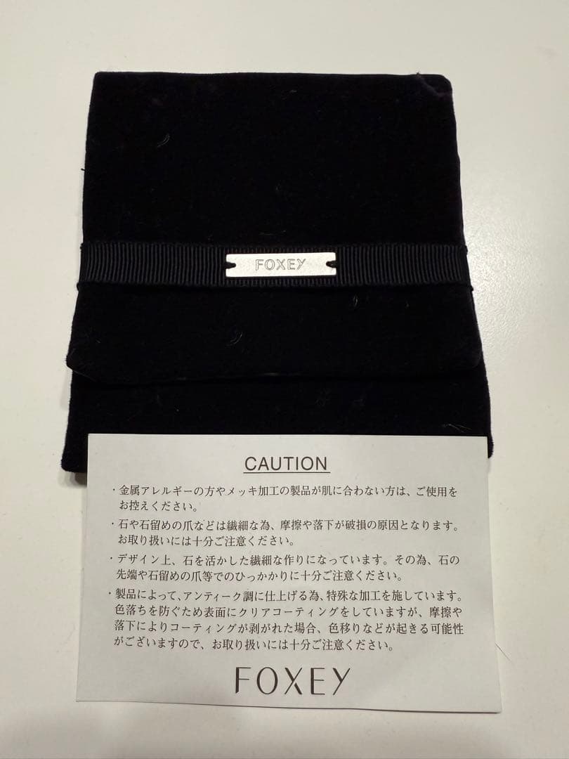 FOXEY パールブローチ