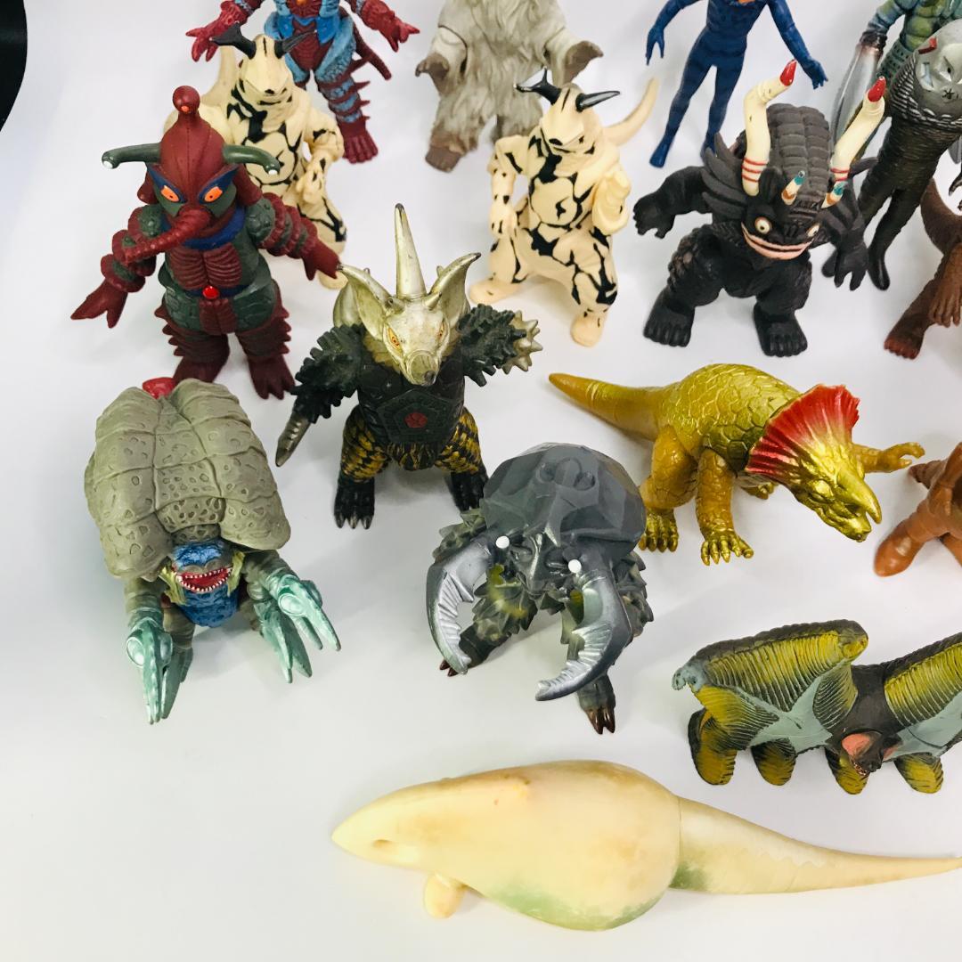【匿名配送、送料無料】ウルトラ怪獣ソフビ　29体　ペスター　ウー　ゴモラ　他