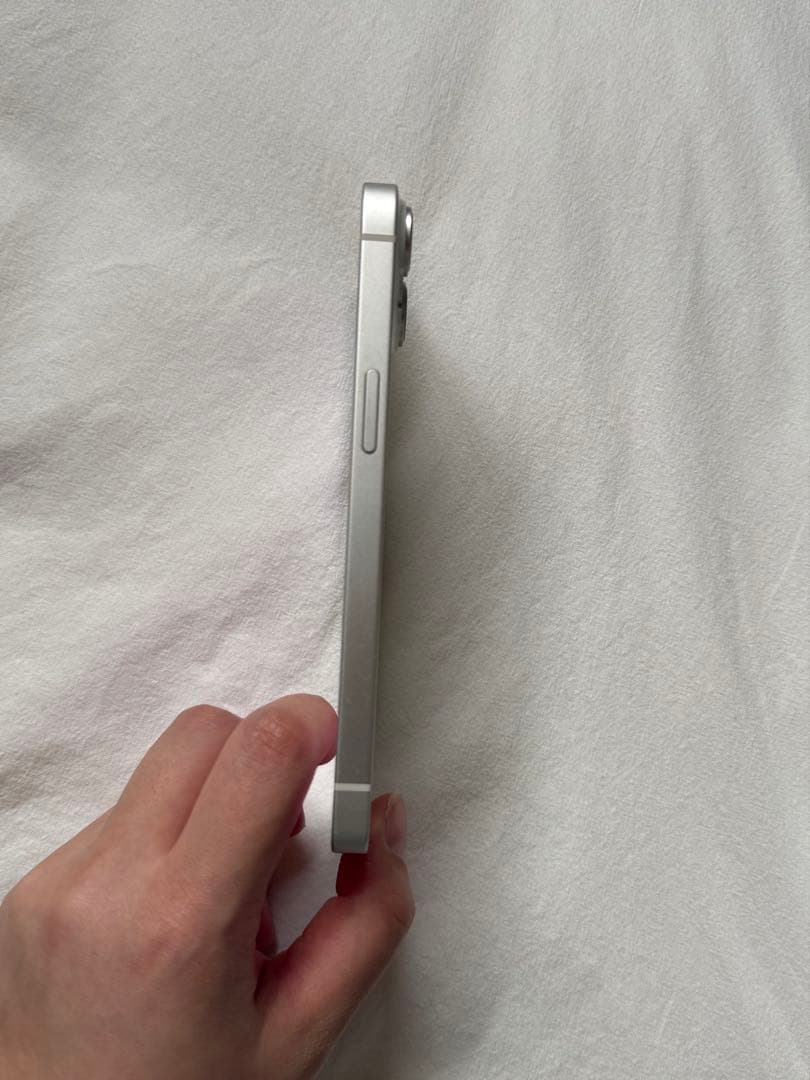 「ゆん」Apple iPhone 14 ホワイト 本体