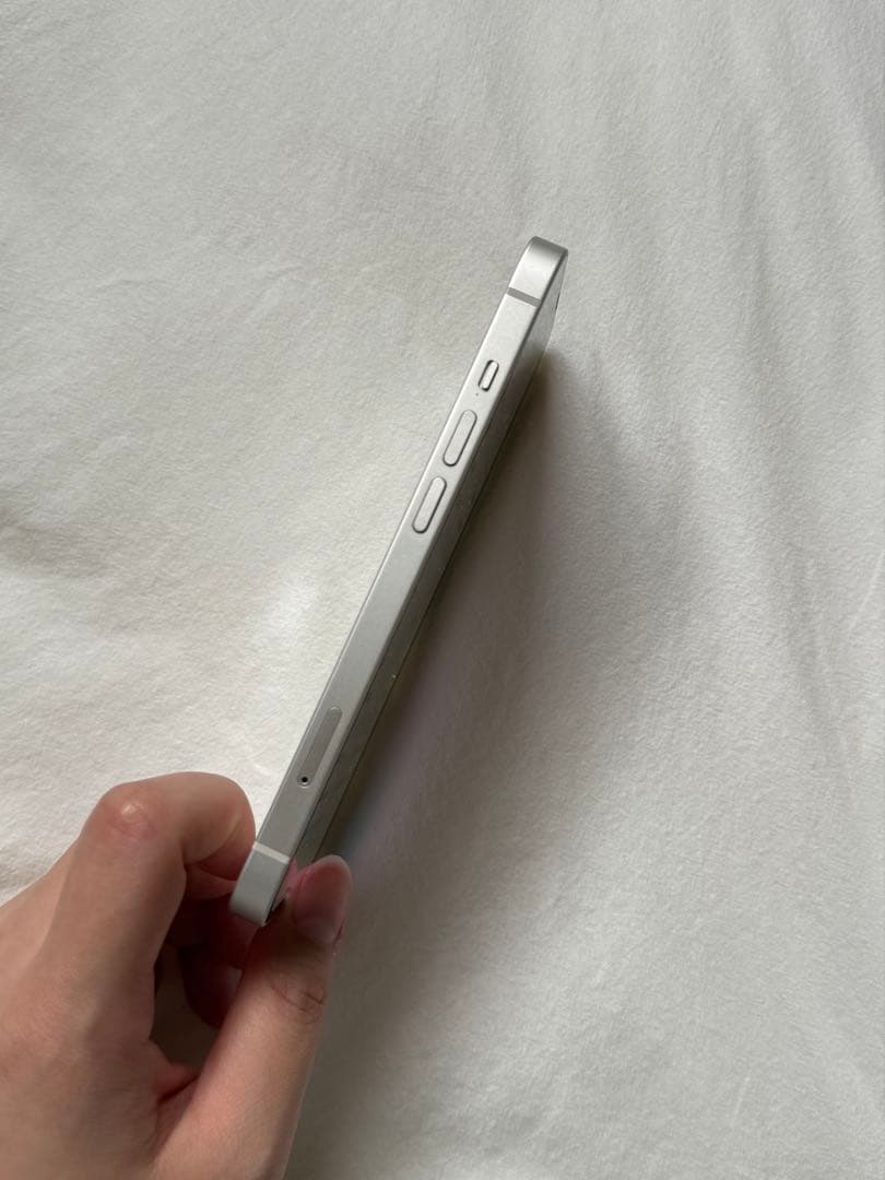 「ゆん」Apple iPhone 14 ホワイト 本体