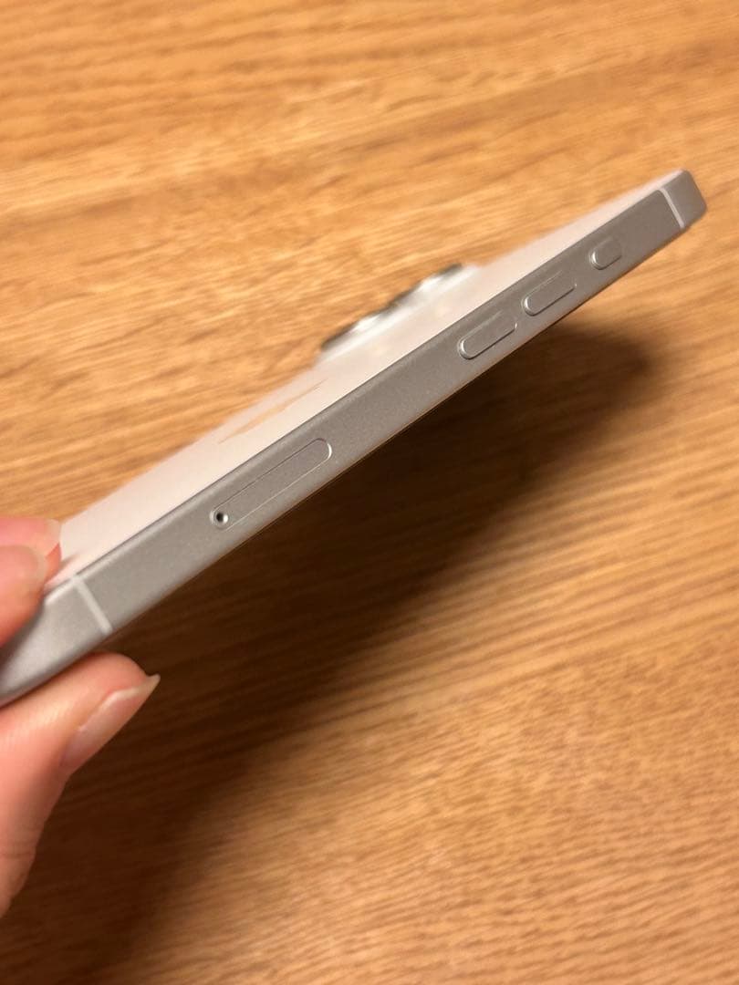 Apple iPhone 16 ホワイト 本体