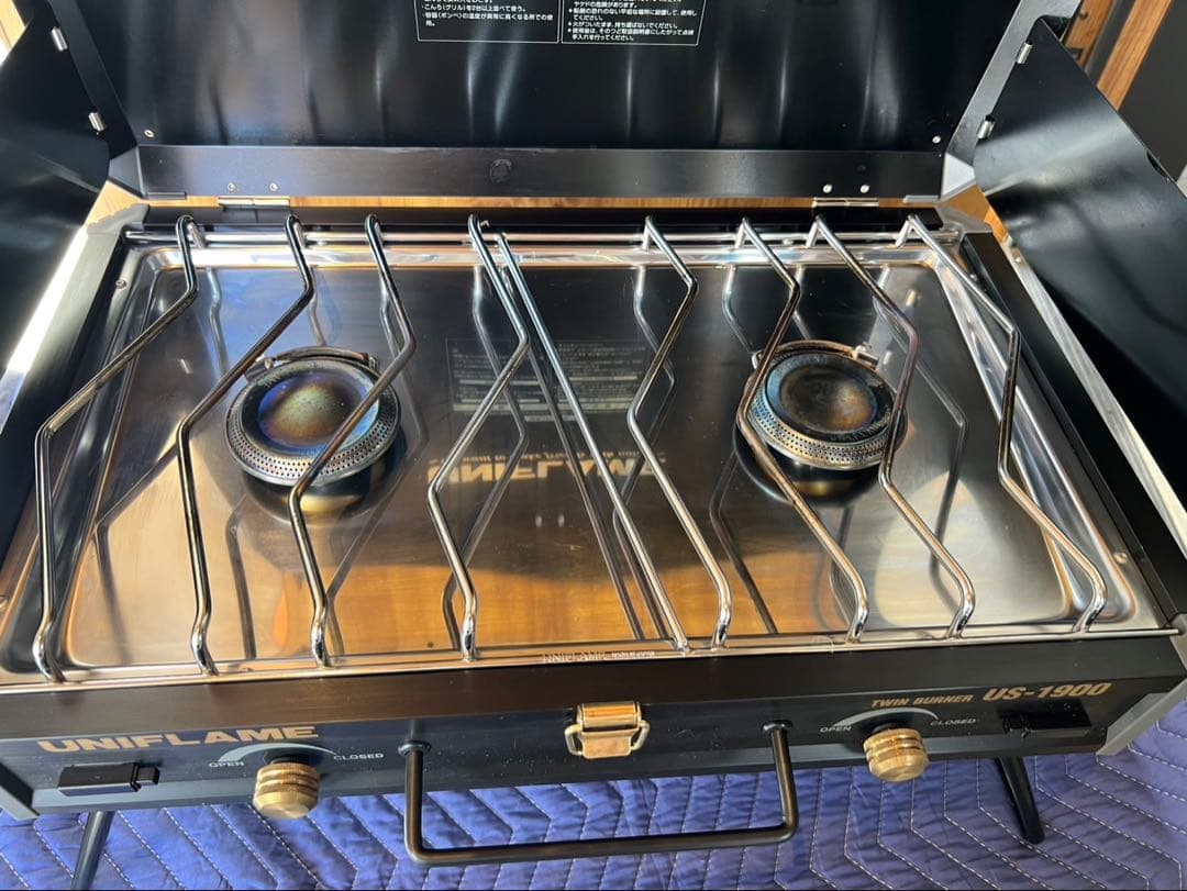 【廃盤】UNIFLAME ツーバーナーコンロ US-1900 テーブル・収納付き