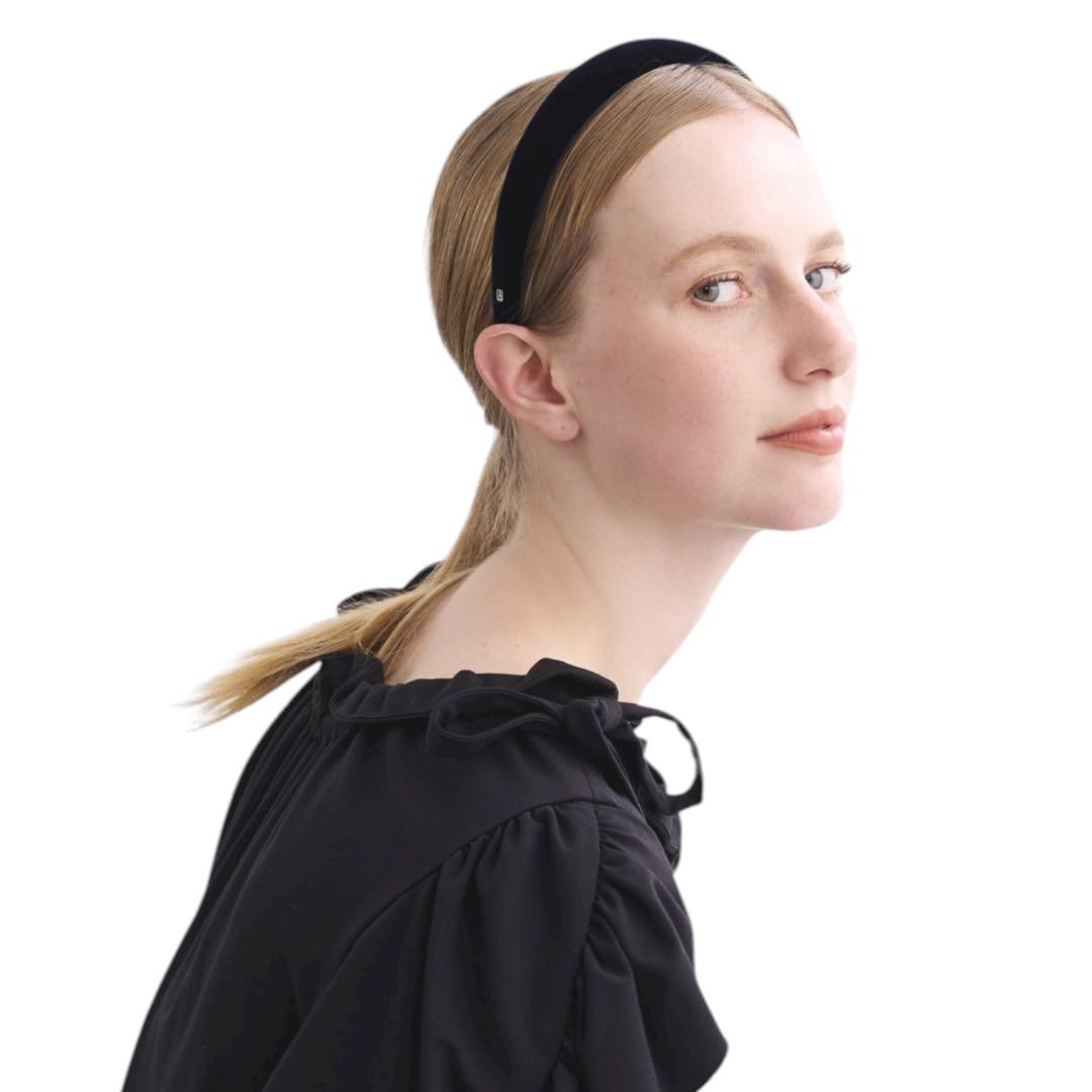 美品　アレクサンドルドゥパリ　カチューシャ ベロア　上品　ブラック　2.5 cm