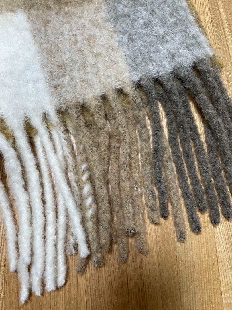 Acne Studios ベージュ系マフラー