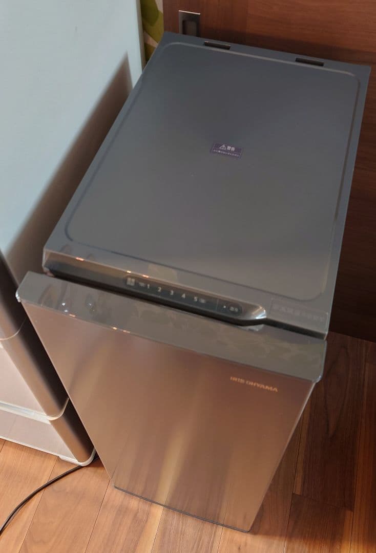 冷凍庫 アイリスオーヤマ 80L ISUN-8B-HA 個人使用品