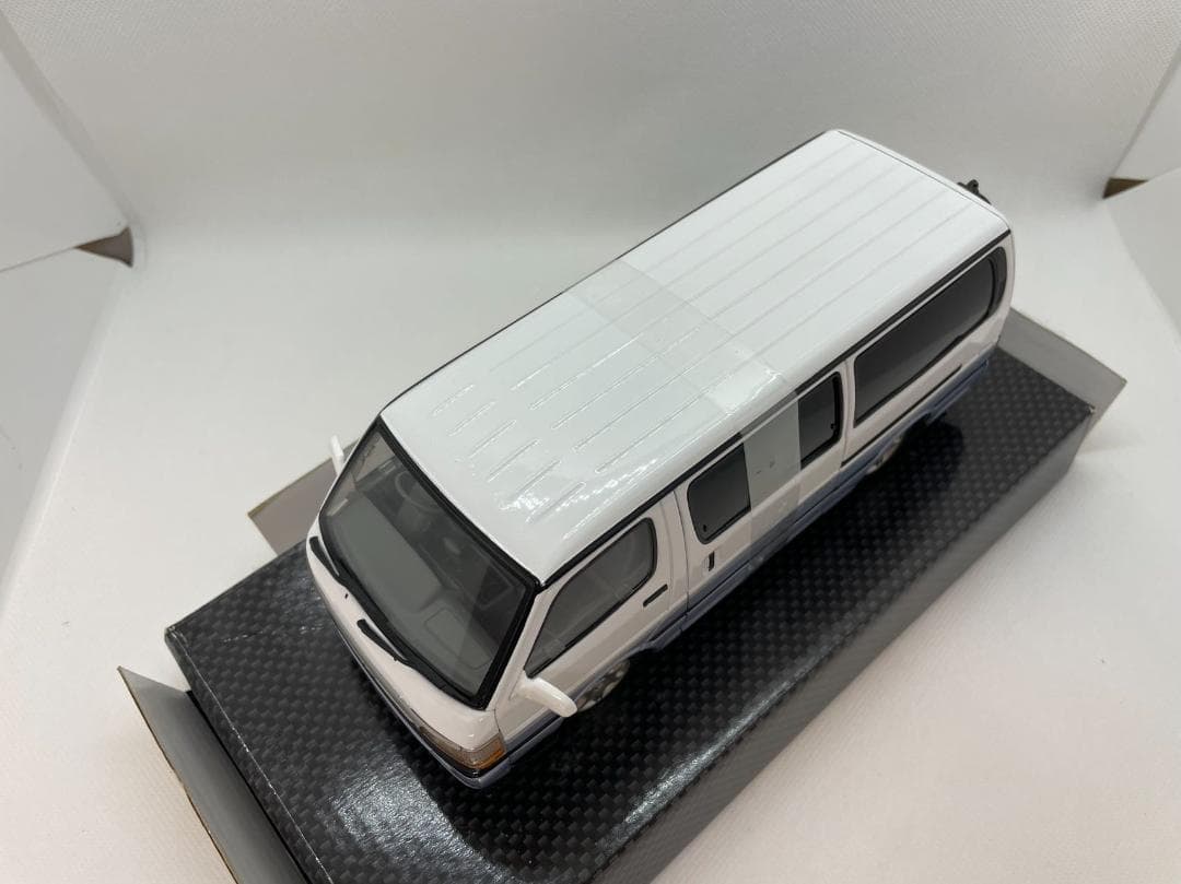 13R-010 DISM 1/24 トヨタ ハイエース VAN 100系