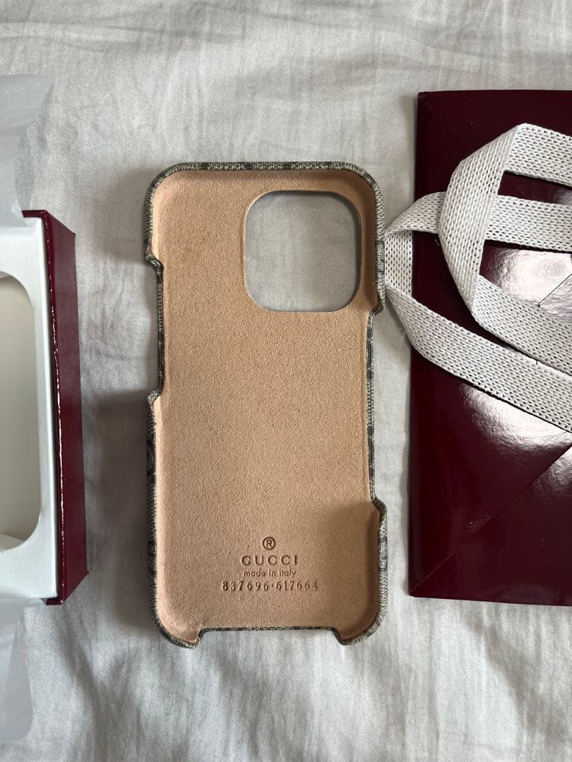 ばむさま専用　GUCCI iPhone用ケースベージュ/グレー16pro