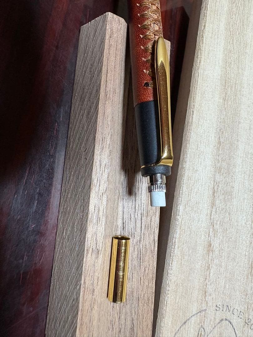 Schicksal 革軸ペン　特上ヌメ革節目模様ブラウン