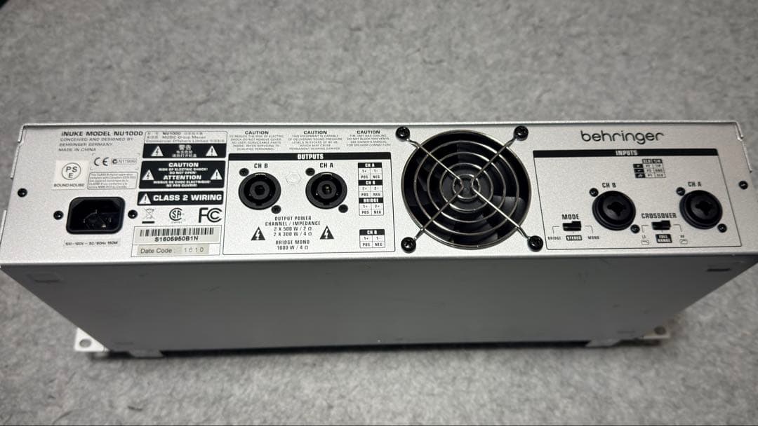 BEHRINGER iNUKE NU1000 ステレオパワーアンプ