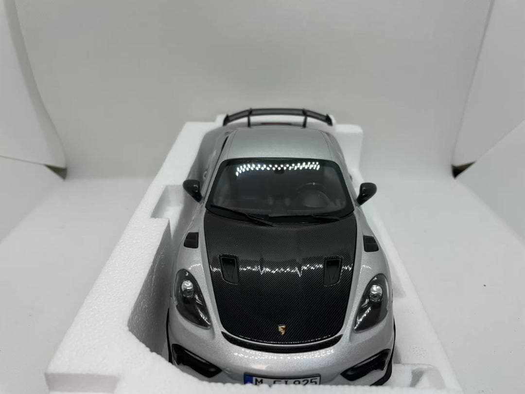 304-050 ノレブ 1/18 ポルシェ Cayman GT4 RS 2023