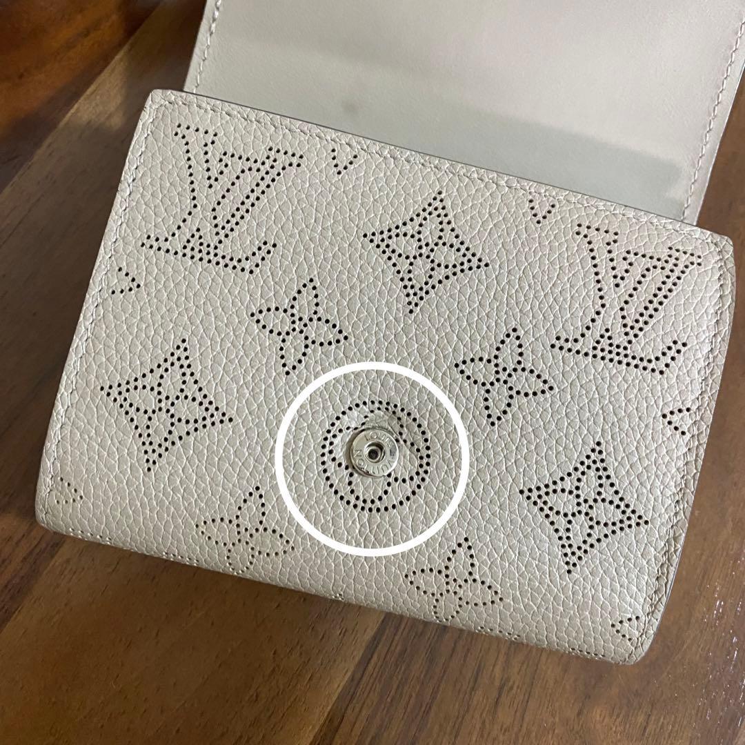 【匿名配送】ルイヴィトン　正規品　ポルトフォイユ・イリス　コンパクト