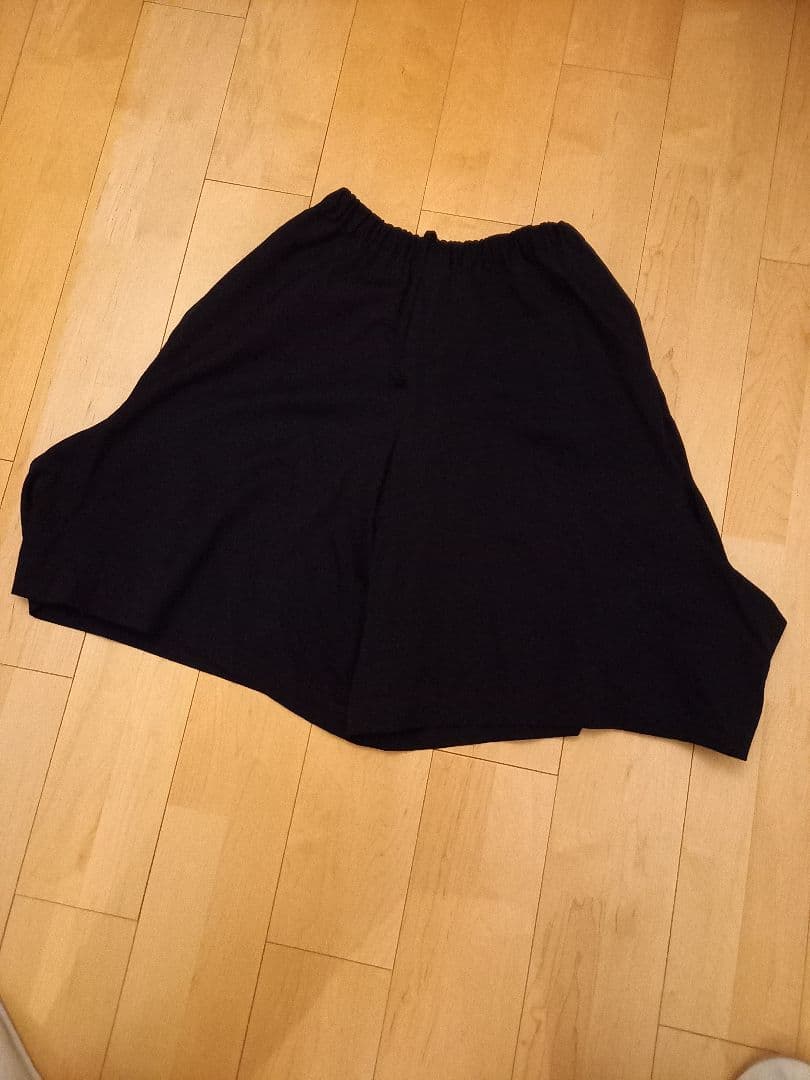 美品コム・デ・ギャルソン裾変形キュロット(黒)
