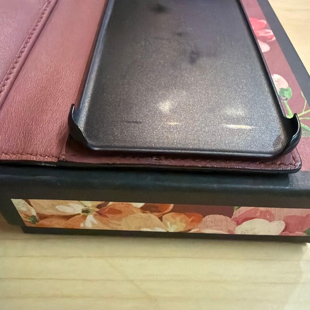 GUCCI グッチ GGスプリーム フローラ iPhone8ケース　手帳型箱あり